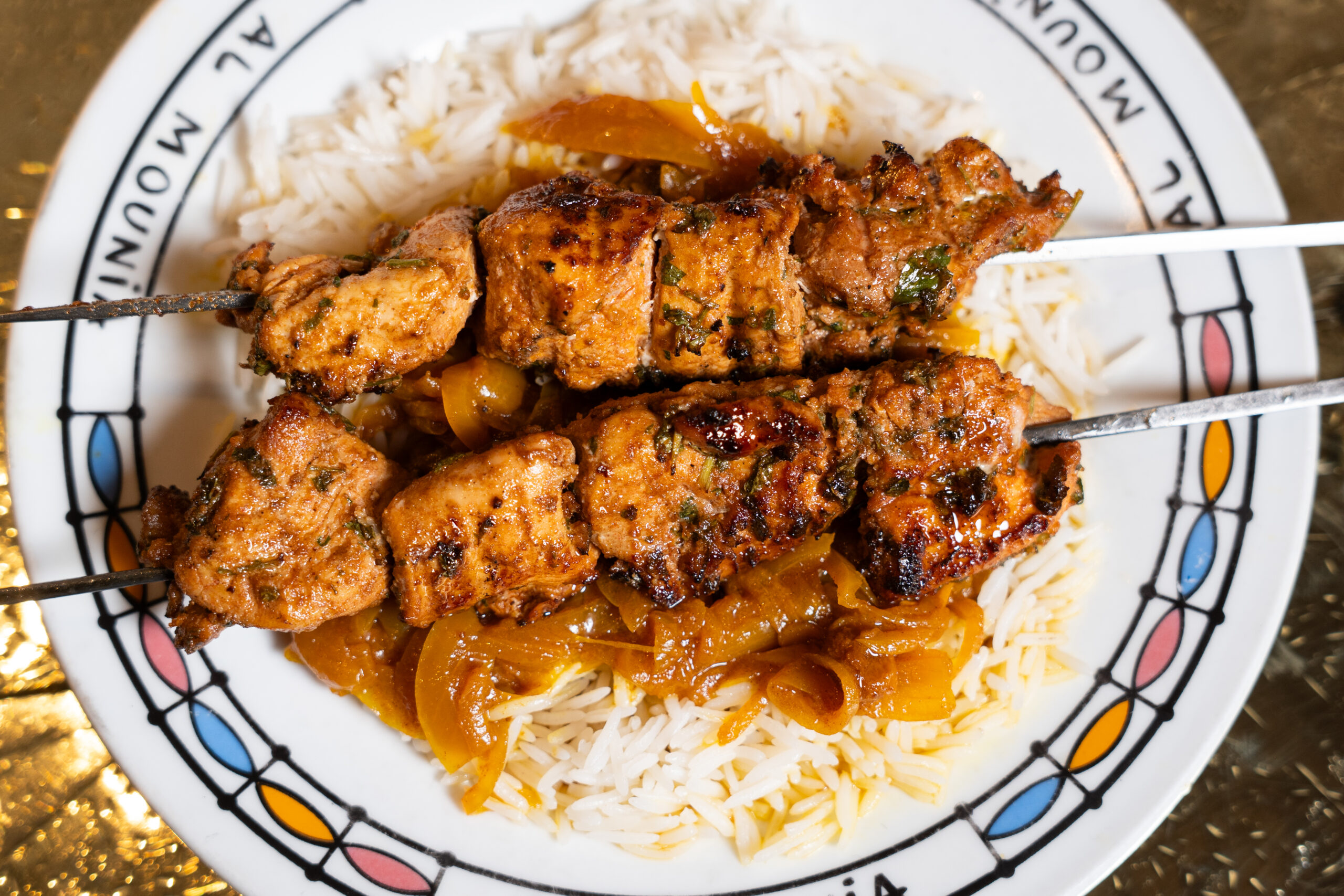 ARROZ BASMATI AL AZAFRAN CON BROCHETAS DE POLLO scaled