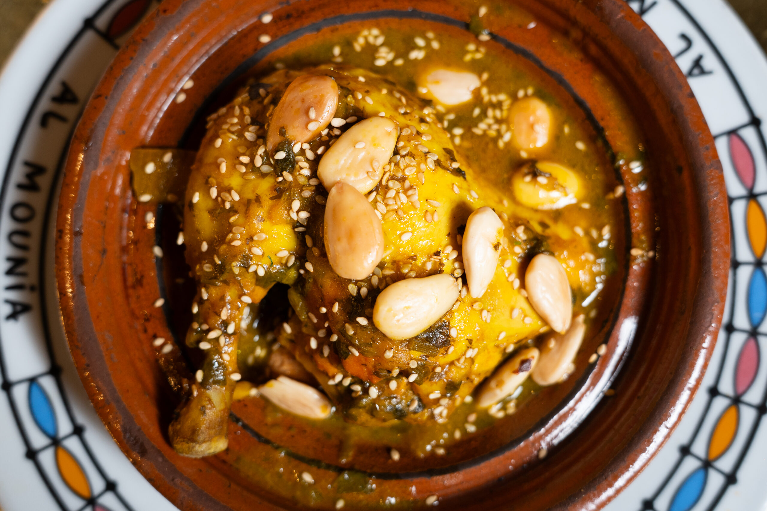 Tajine de pollo con almendras scaled