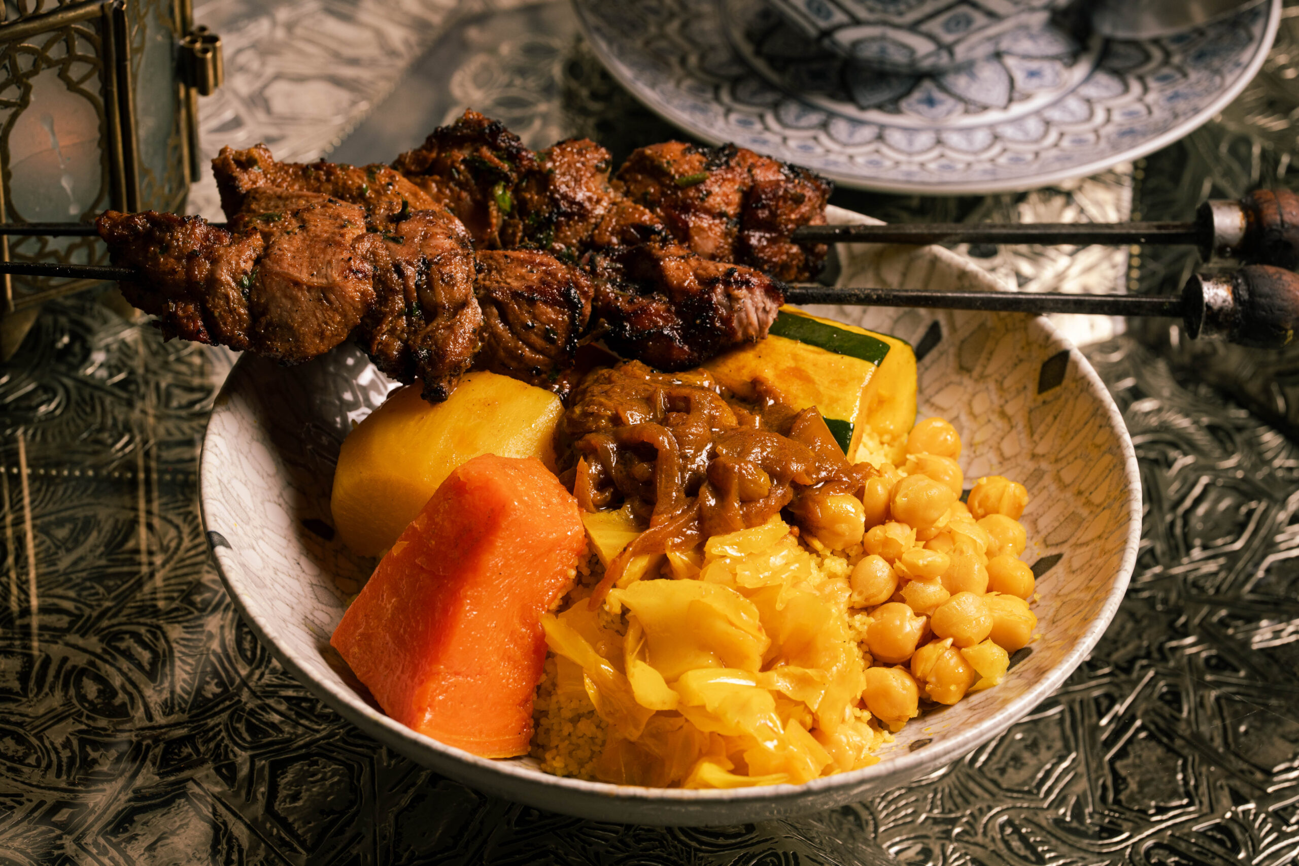 Cous cous brochetas kabab 1 scaled